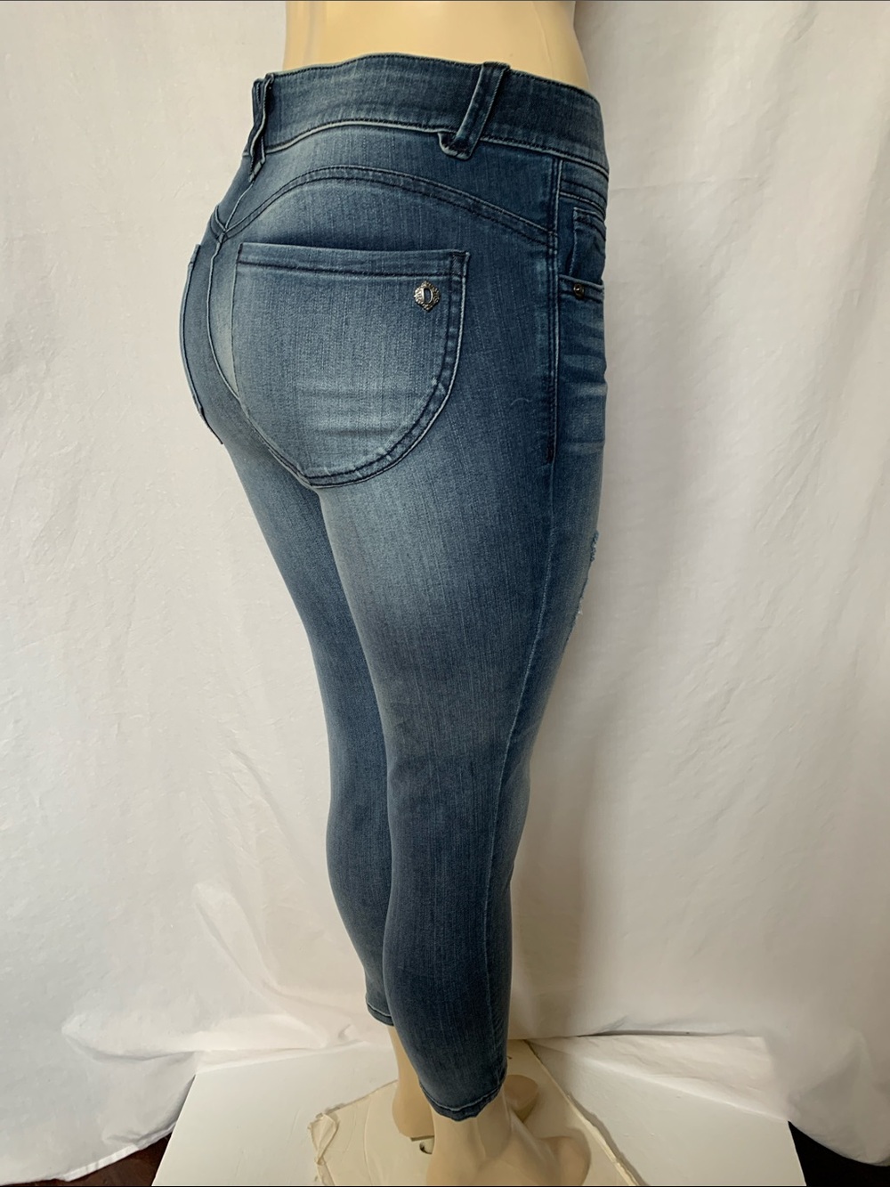 DEMOCRACY Jeans Women’s Tummy Control Size 4 Petite Mid Wash Skinny Jeans NWT - Picture 5 of 7